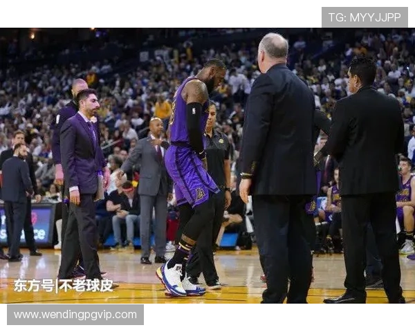 湖人迎强敌掀季后赛大战詹姆斯关键表现引关注