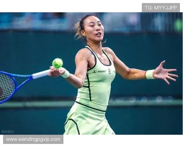 网球世界最新动态：顶尖球员赛场争锋激烈排名变动引关注