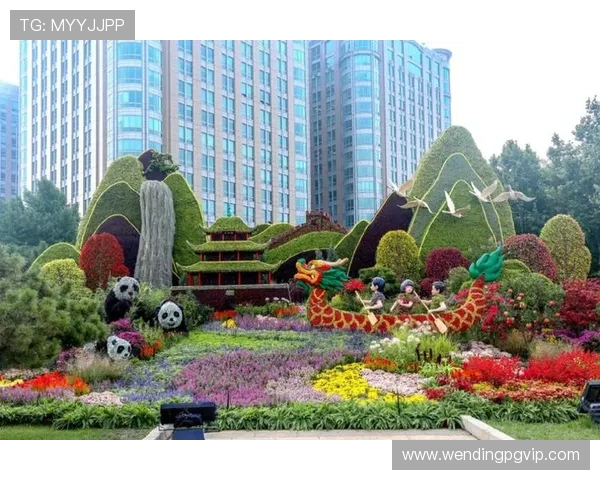 金奖花坛亮相五一假期 展现花卉艺术与城市风貌完美融合 金奖花坛亮相五一假期 展现花卉艺术与城市风貌完美融合